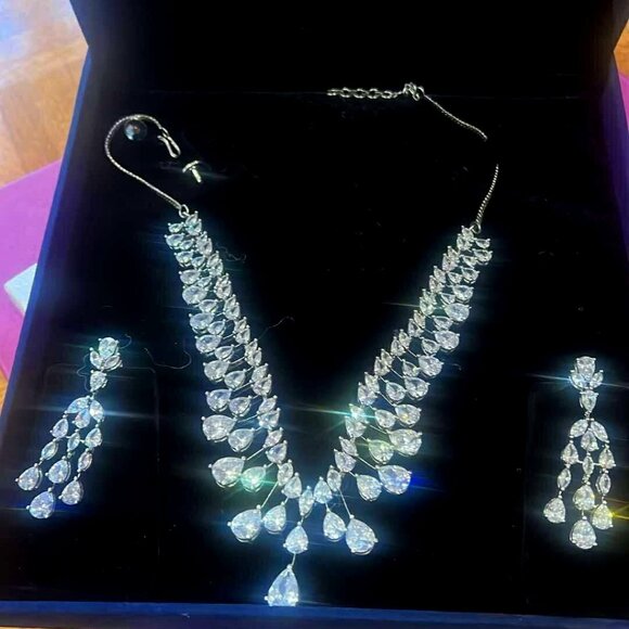 Stunning Diamond-Cut HD Necklace - Picture 1 of 1